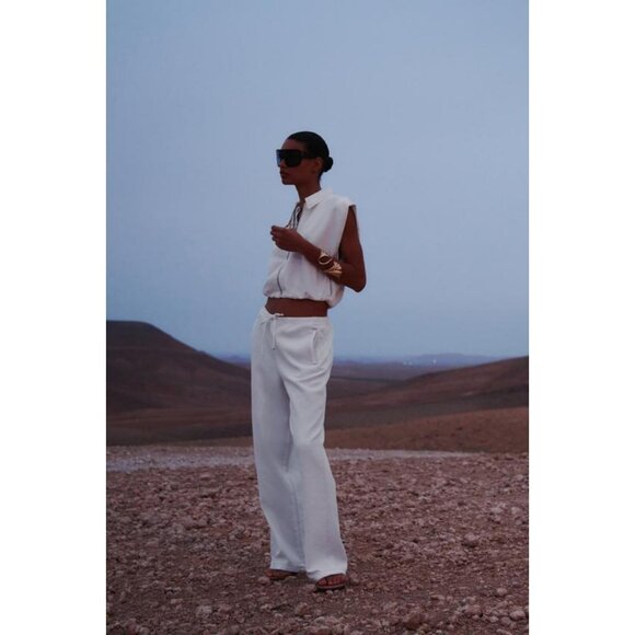 ZARA TOPSTITCHED WAISTCOAT WITH ELASTICATED HEM - Picture 1 of 8